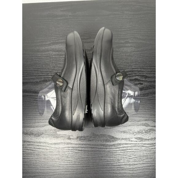 SAS Step Out - Mary Jane Walking Shoe Size 8.5 retail for 195.00 - Picture 3 of 10